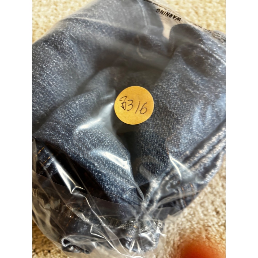 Gap Mom Jean High Rise Size 24/00R Dark Wash Blue Distressed Vintage Style - Picture 9 of 9